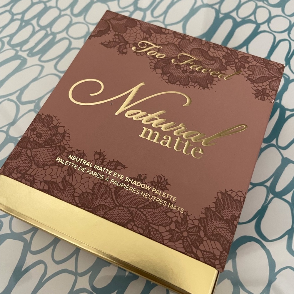 Too Faced Natural Matte eye shadow palette